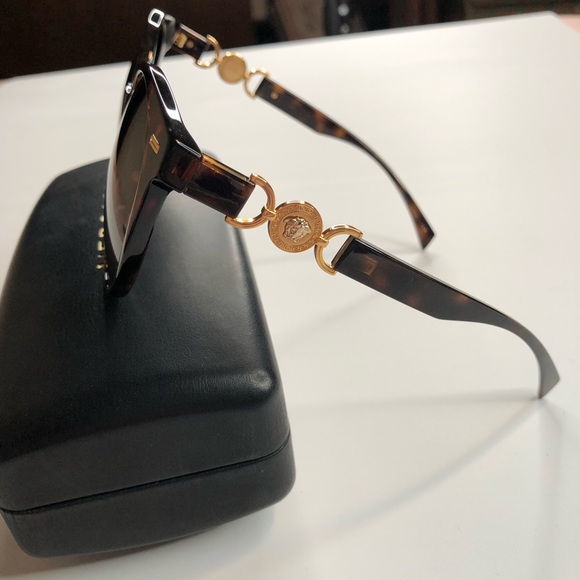 Versace VE4442 Women’s Tortoise Sunglasses with Medusa Logos at Temples ~ BNIB! - Picture 4 of 10